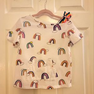 365 Kids white t-shirt with rainbows on it, size 7